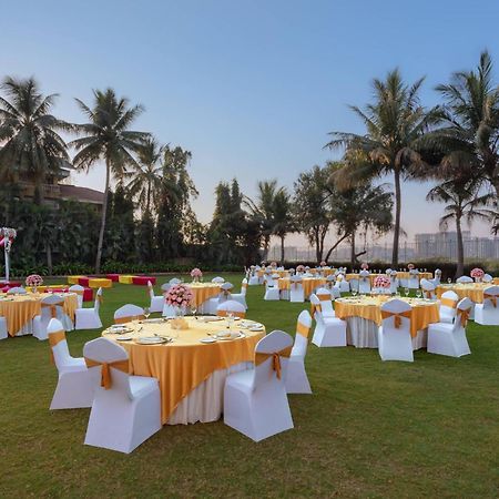 Surat Marriott Hotel Exterior foto