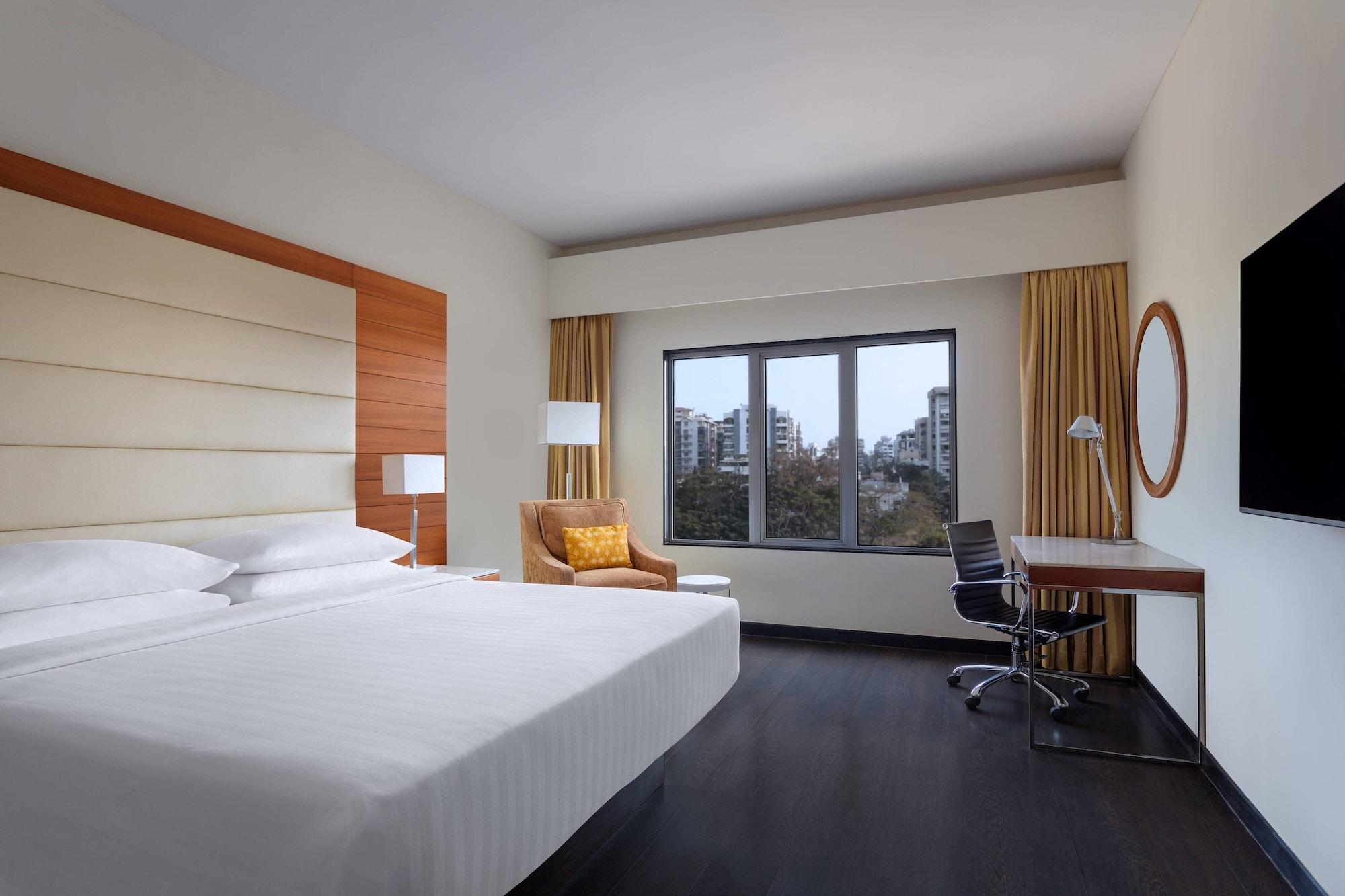 Surat Marriott Hotel Exterior foto