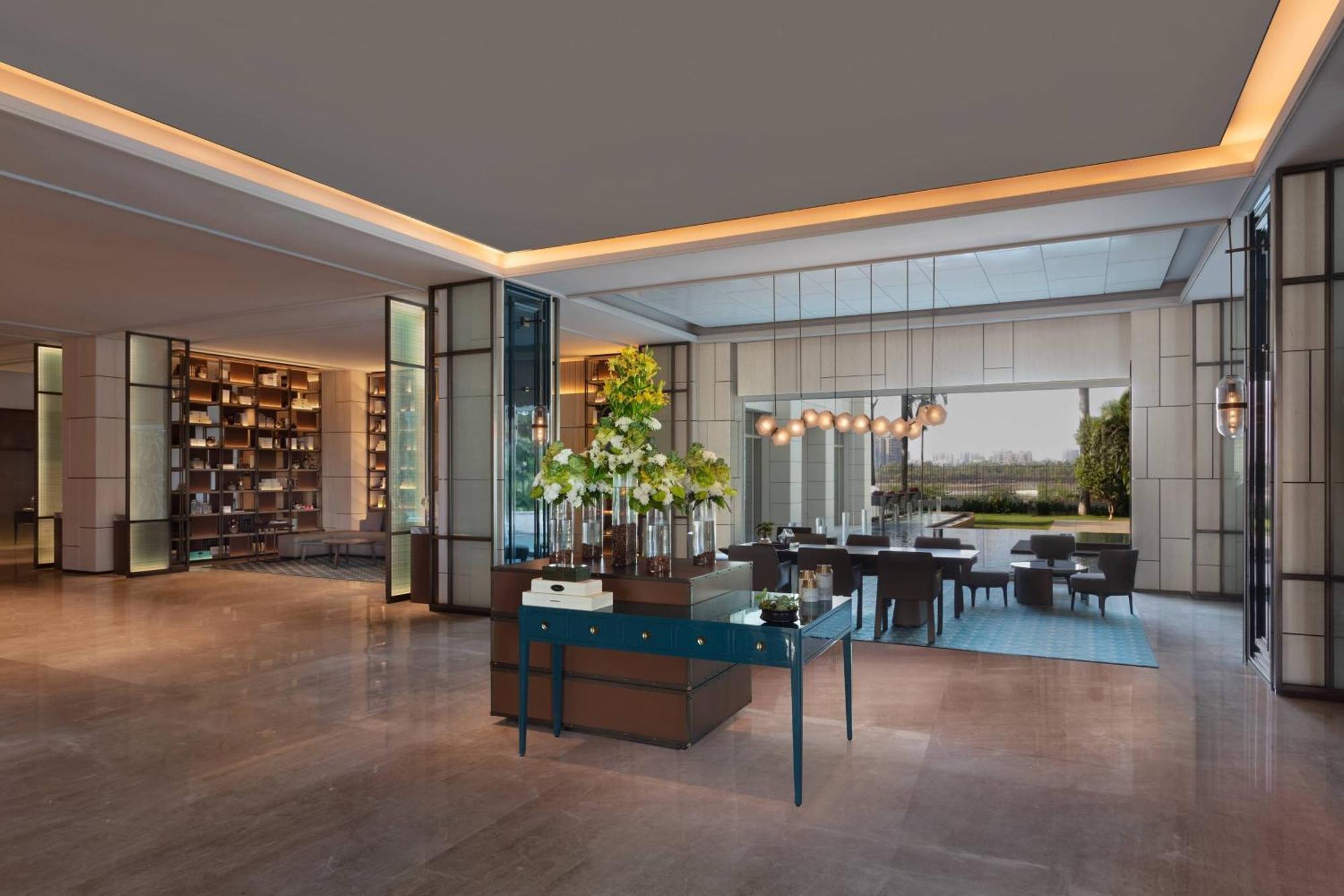 Surat Marriott Hotel Exterior foto