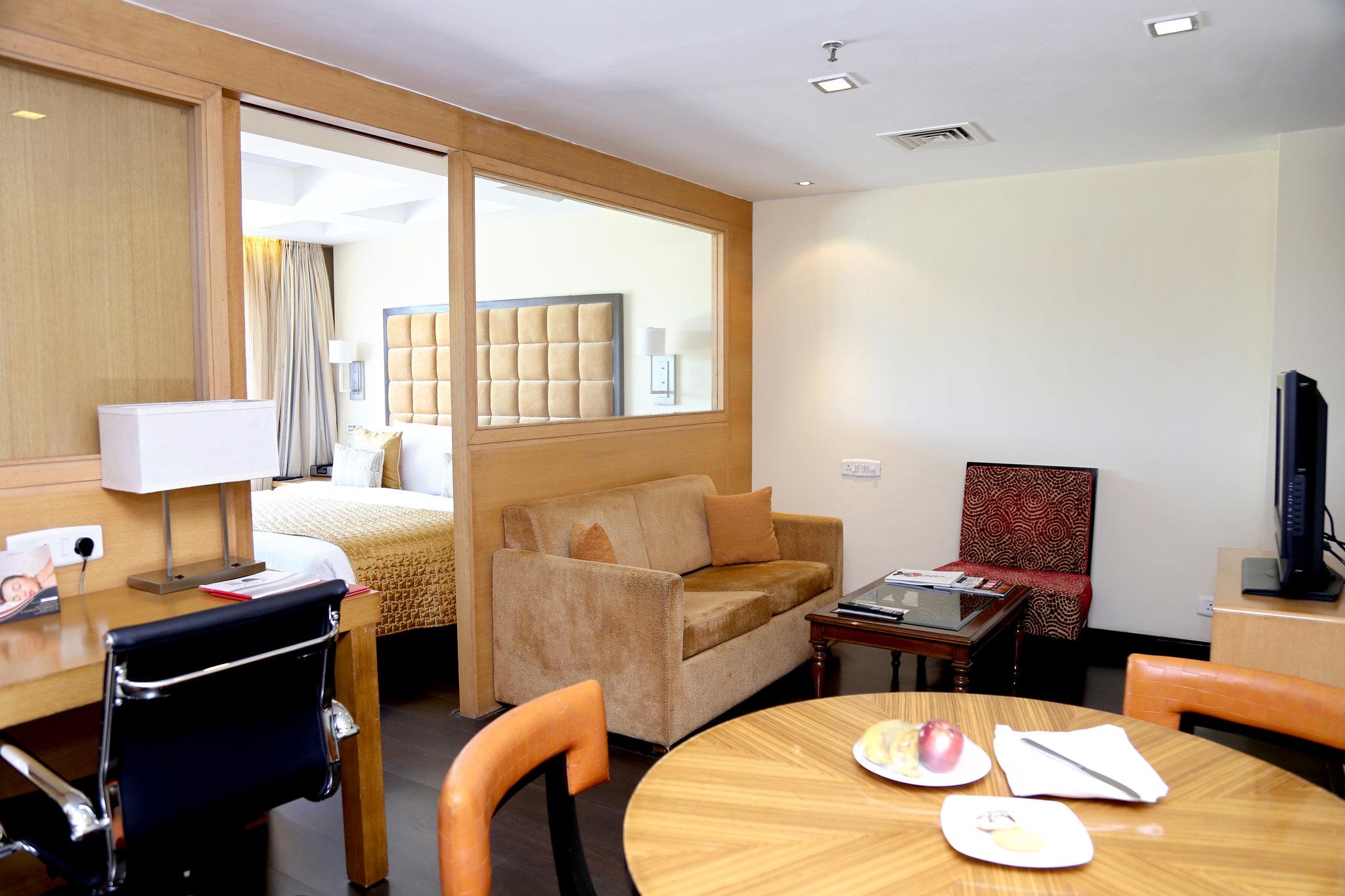 Surat Marriott Hotel Exterior foto