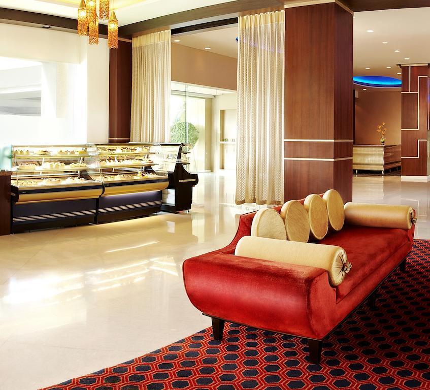 Surat Marriott Hotel Exterior foto